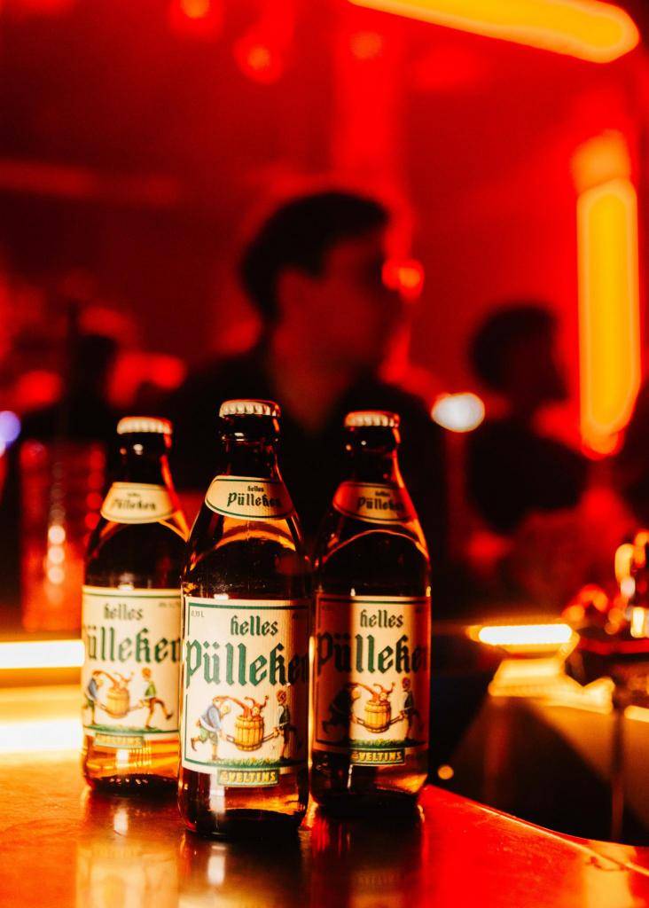 MITTWOCH: APP CHECK-IN = FREIER EINTRITT + 1,50€ HELLES. WTF?